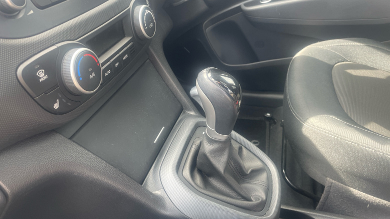 Hyundai i10 1.2 Premium SE 5dr Auto Petrol Hatchback